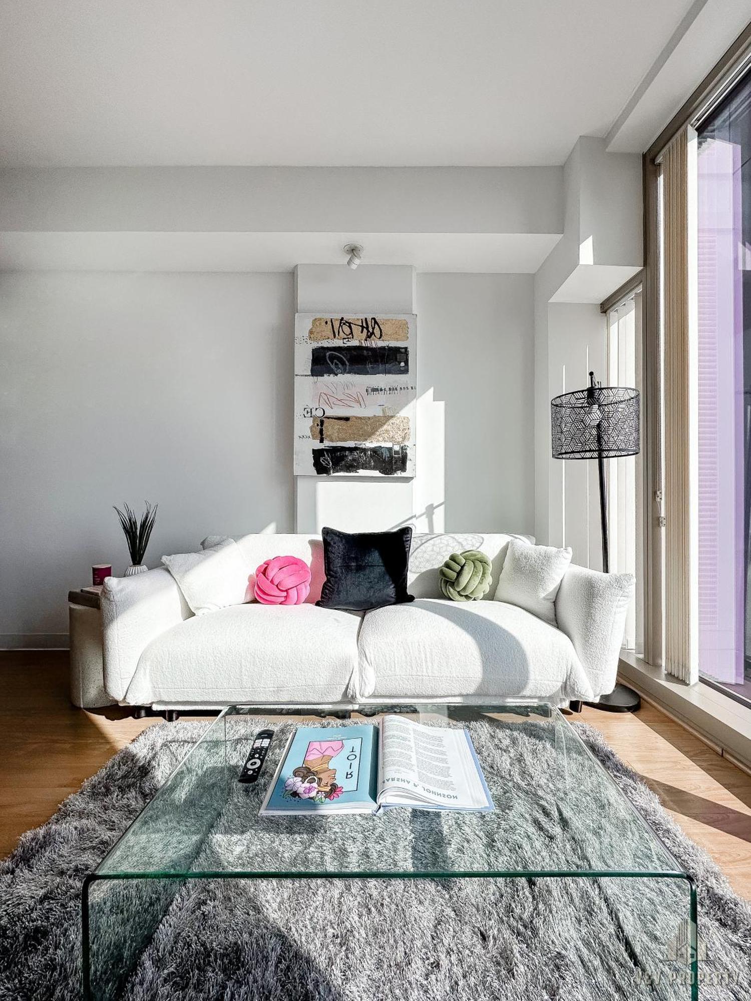 Apartment Lux High Rise 1bdr With Free Parking & Pool, Gym