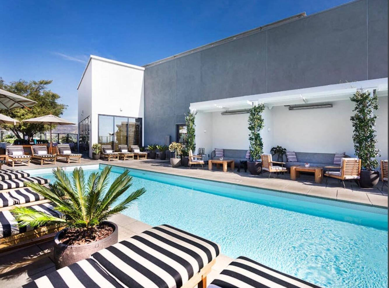 Rooftop Pool Modern 2br, 2ba - Panoramic Hollywood Views * Los Angeles