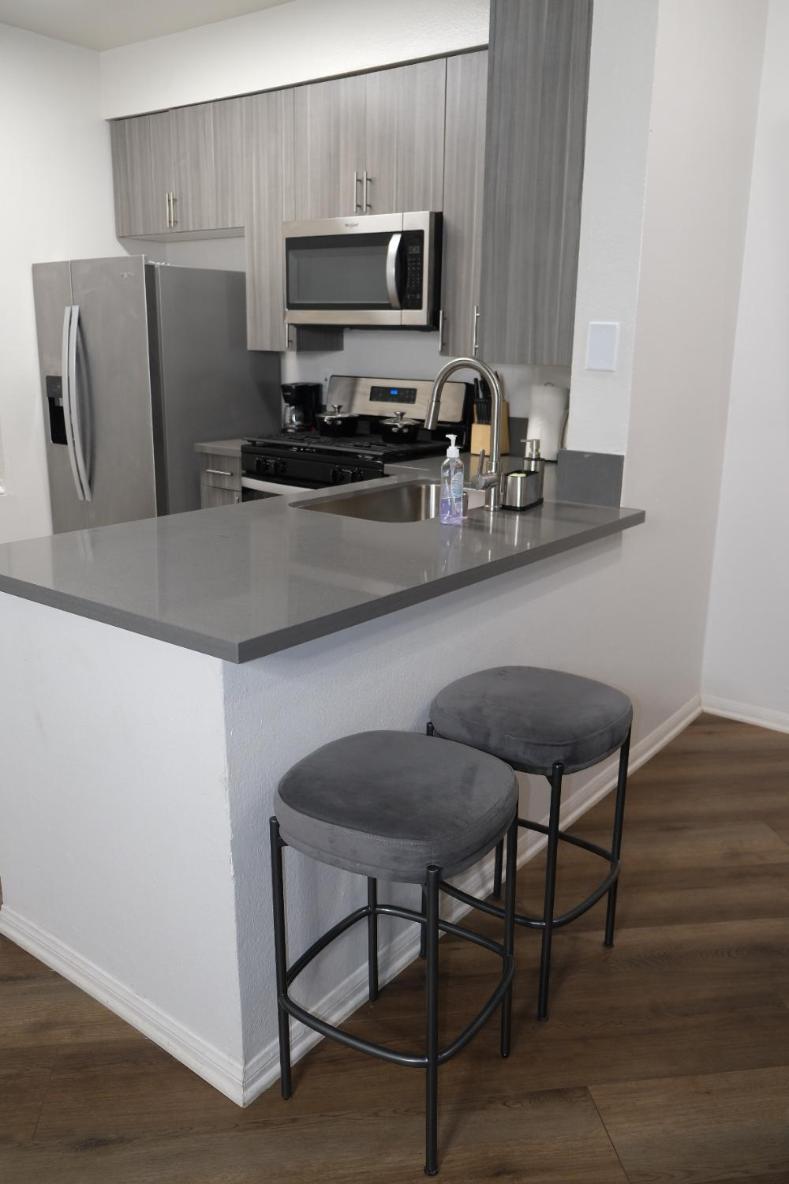 Exclusive In Mdr-venice With Pool, Gym & Hottub Apartment *