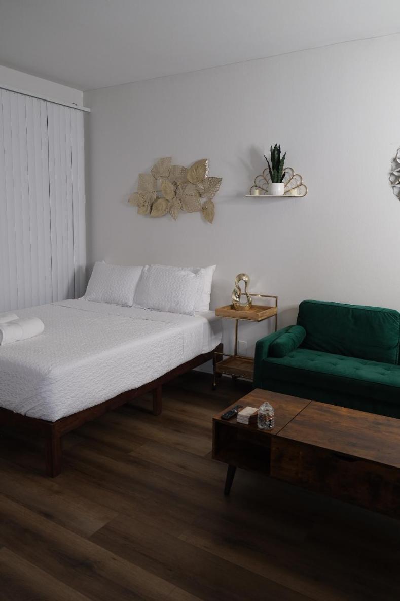 Exclusive In Mdr-venice With Pool, Gym & Hottub Apartment