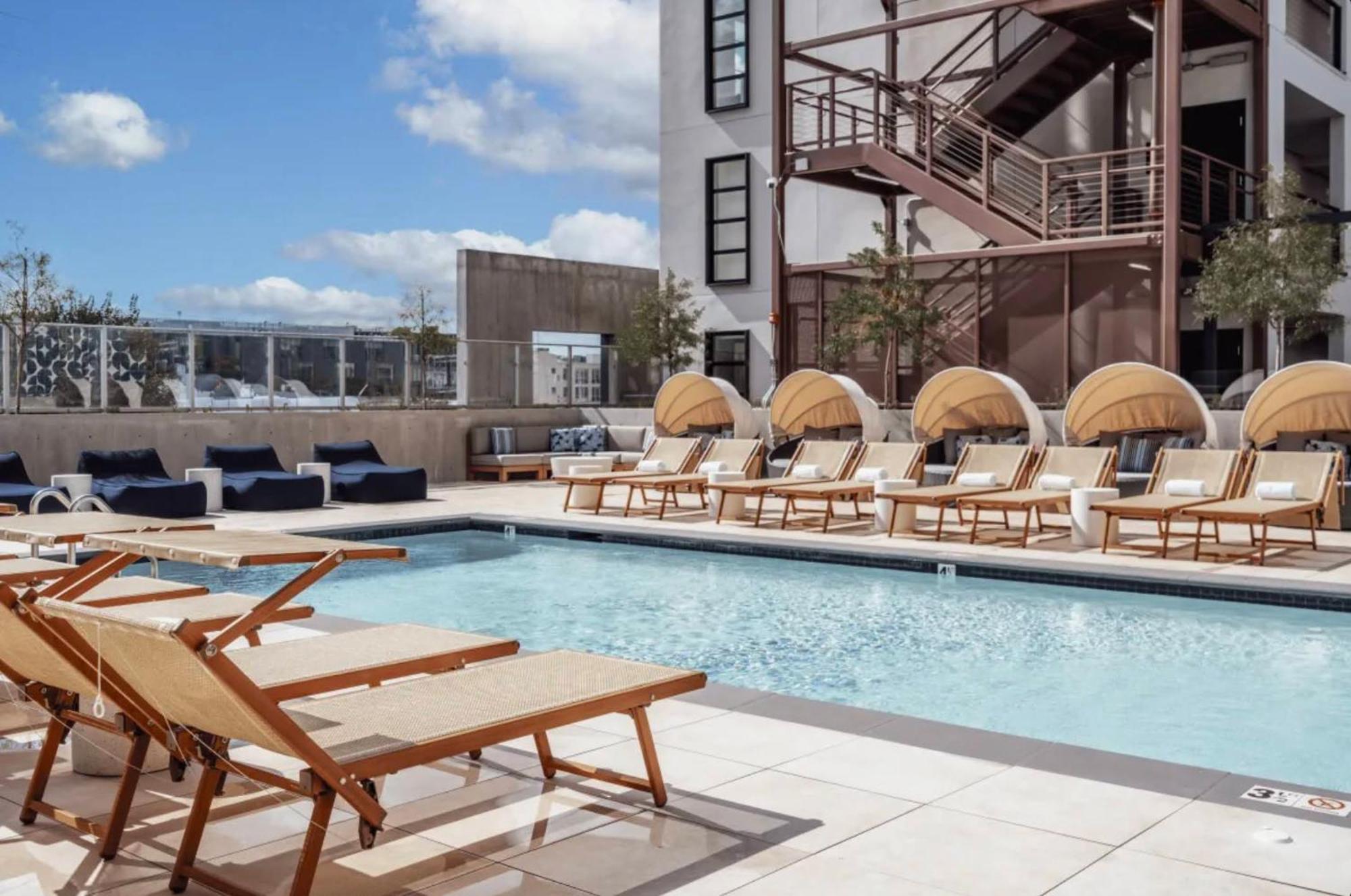 Compass Luxury Living Capsule hotel Los Angeles