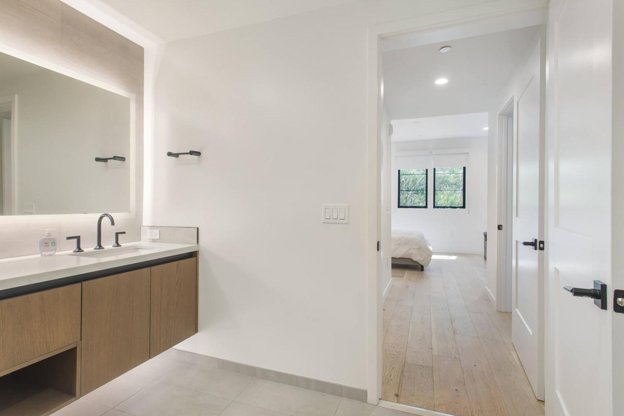 Compass Luxury Living Los Angeles