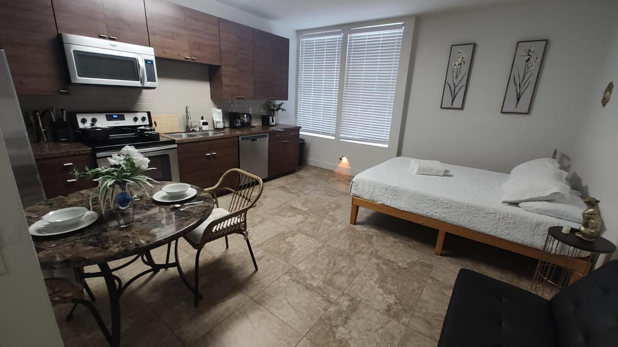 Apartment Premier - Prime Mdr-venice Location With Pool, Gym & Hot Tub