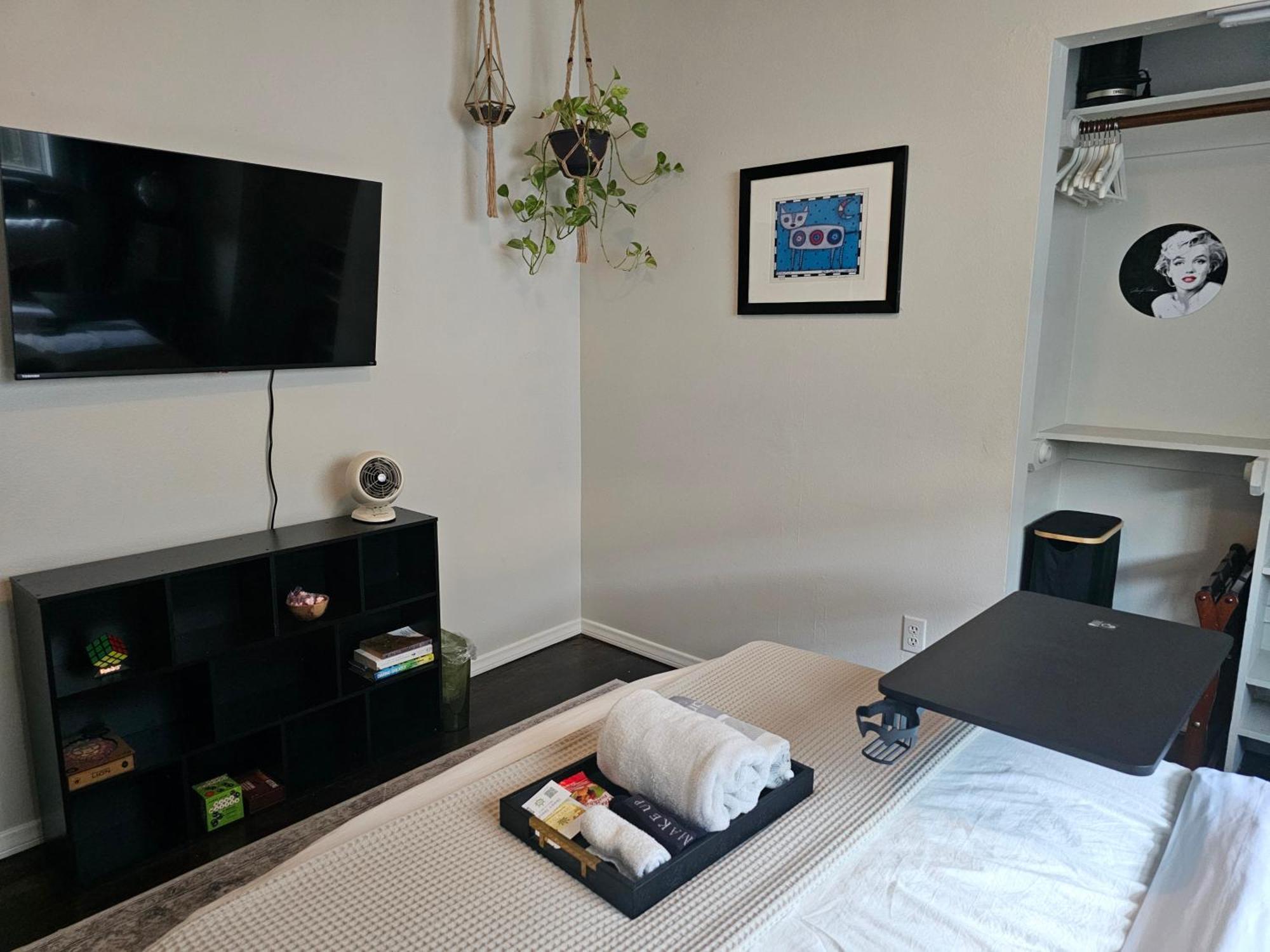 Homestay Tranquility At The House Of Alchemy Hollywood Los Angeles