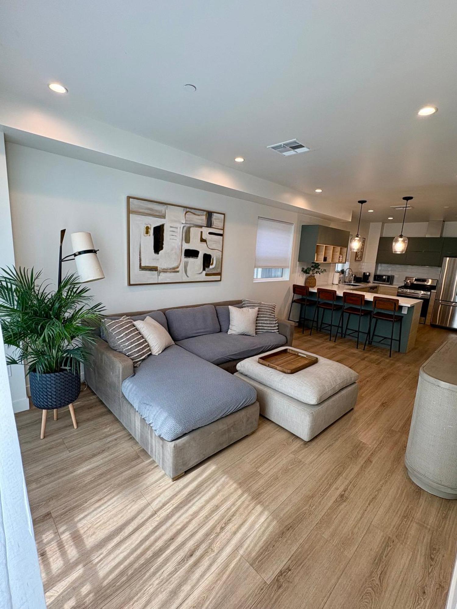 New Luxe 3b 3bath Townhouse Apartamento