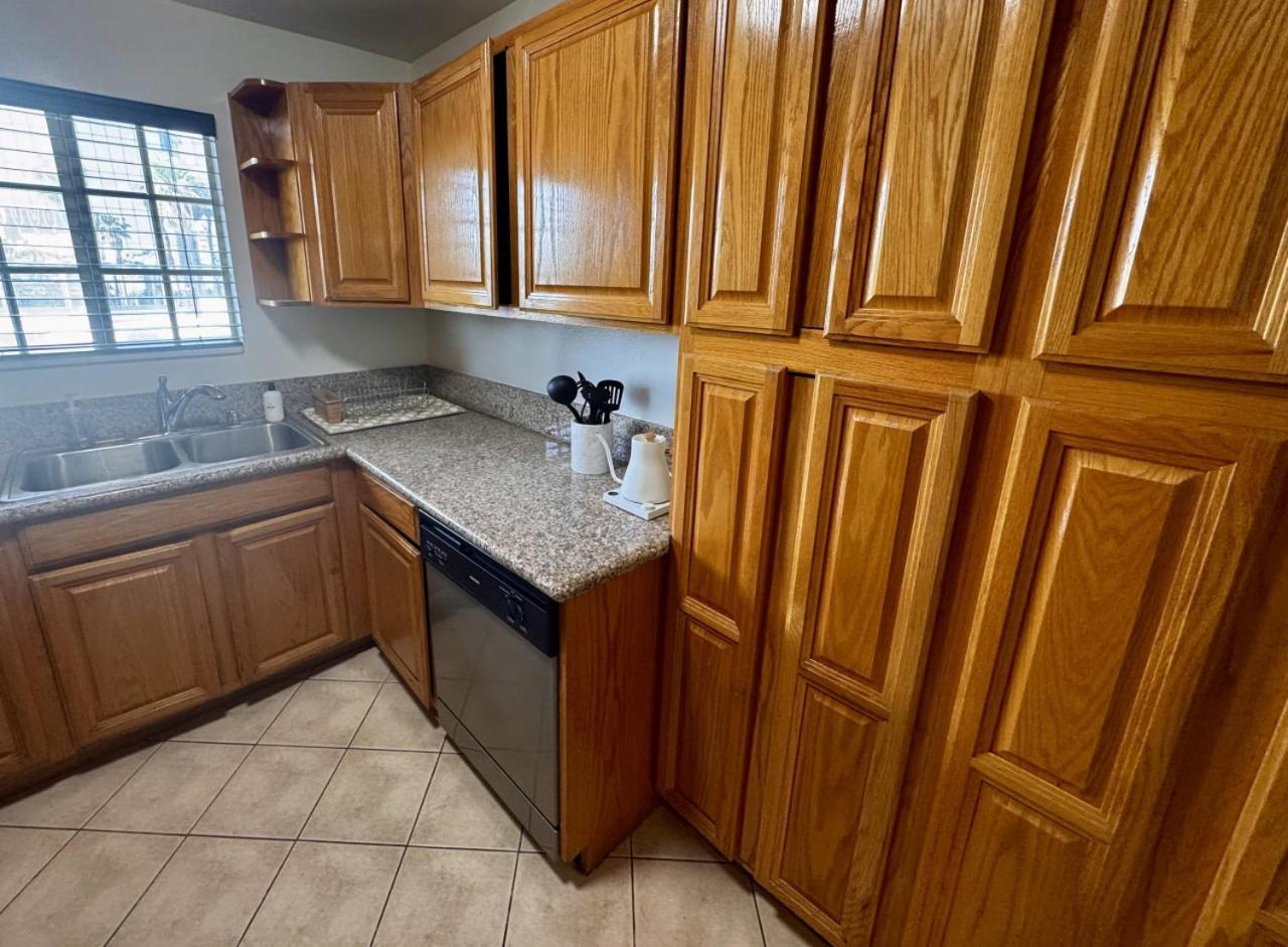 Santa Monica 2br Views And Prime Location Los Angeles
