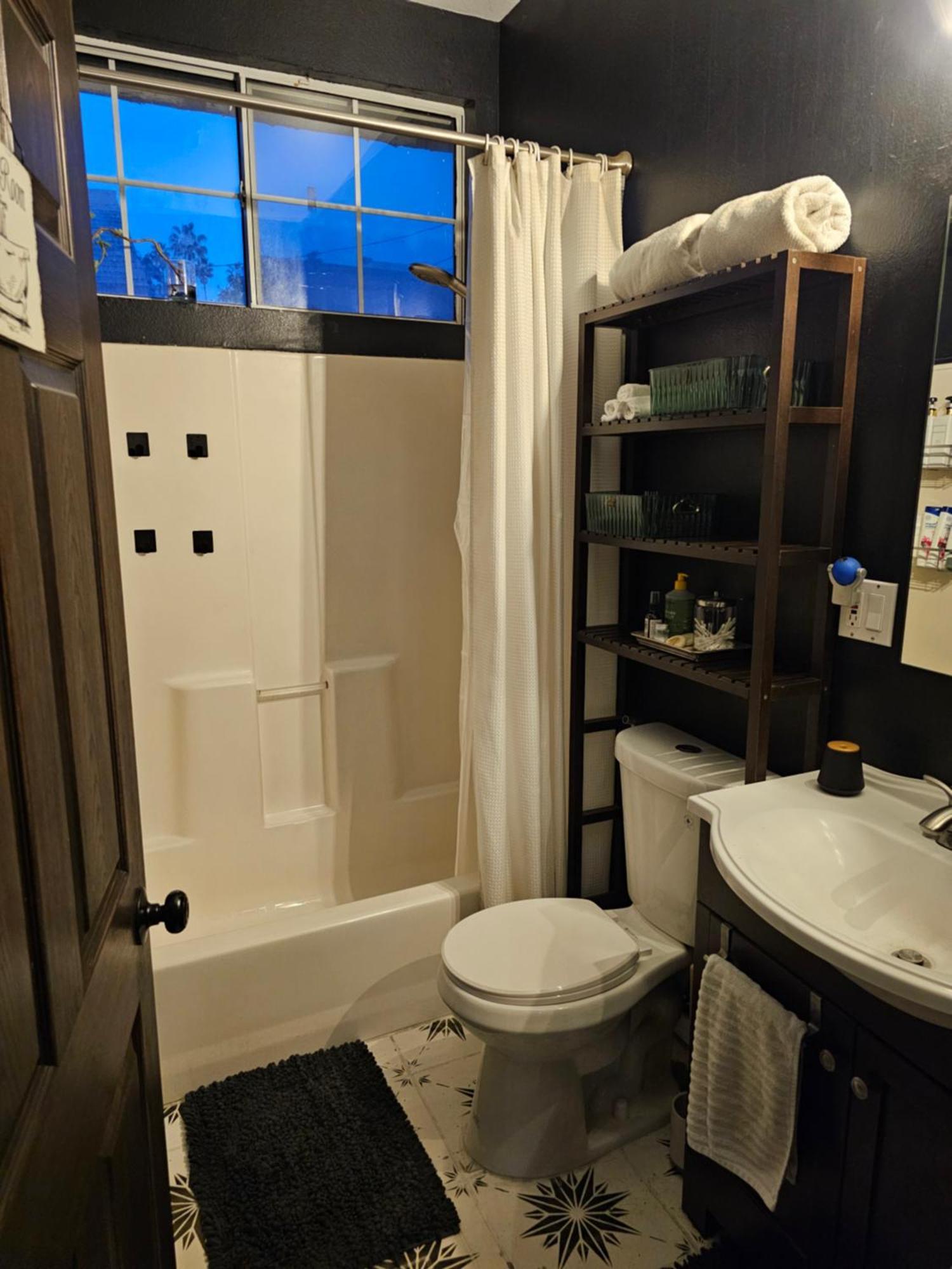 Homestay Tranquility At The House Of Alchemy Hollywood *