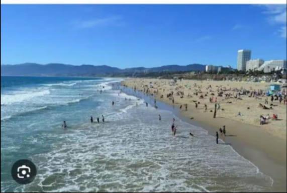 By The Coast Living In Santa Monica Pier Promenade Apartment