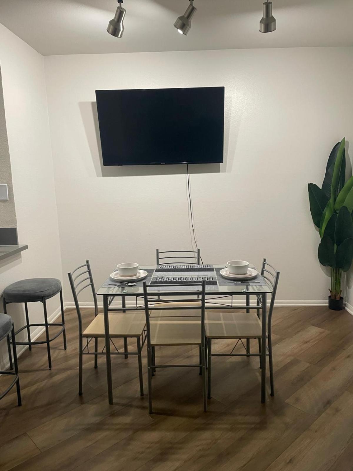 Premier - Prime Mdr-venice Location With Pool, Gym & Hot Tub Apartment