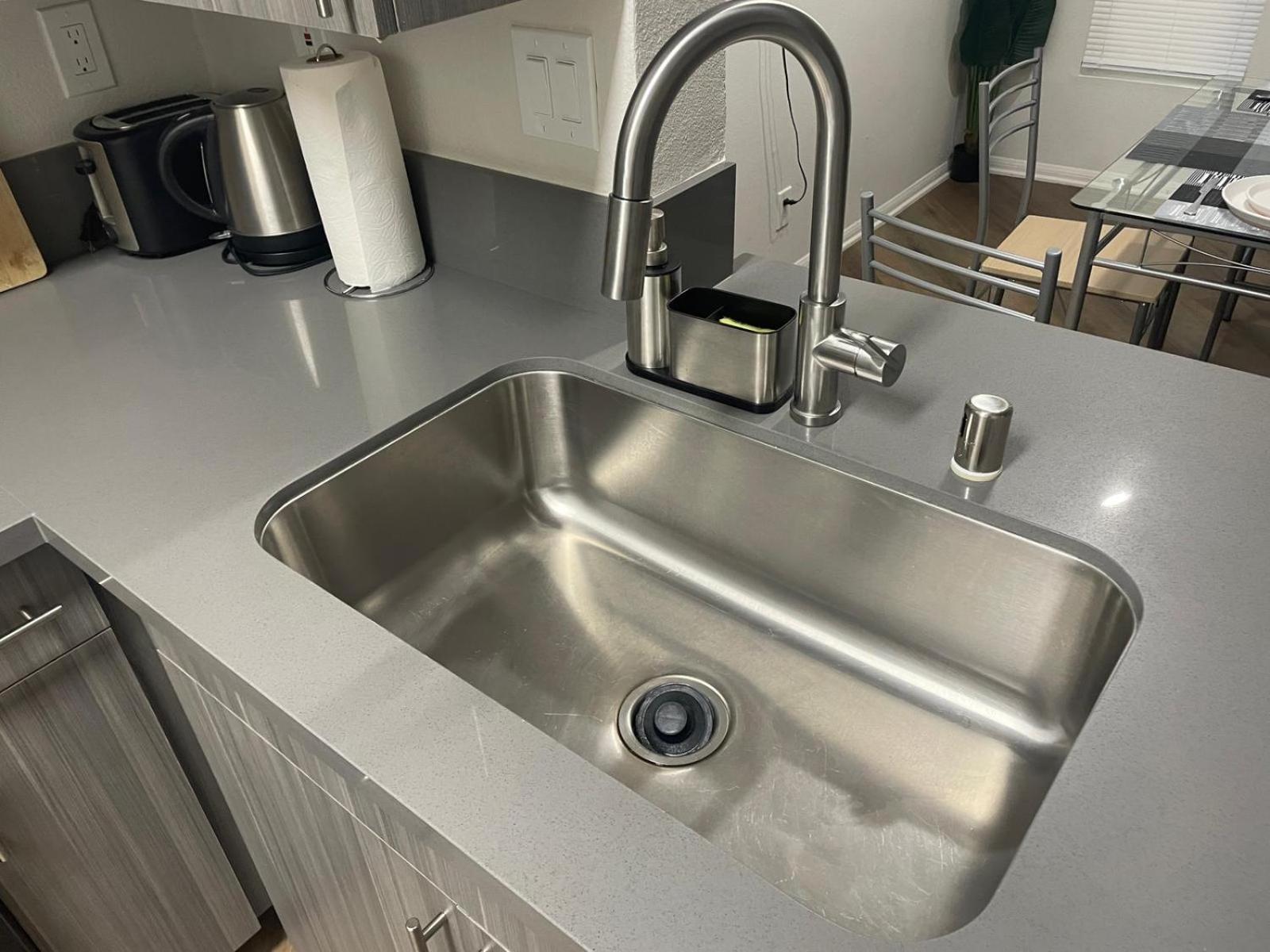 Premier - Prime Mdr-venice Location With Pool, Gym & Hot Tub Apartment