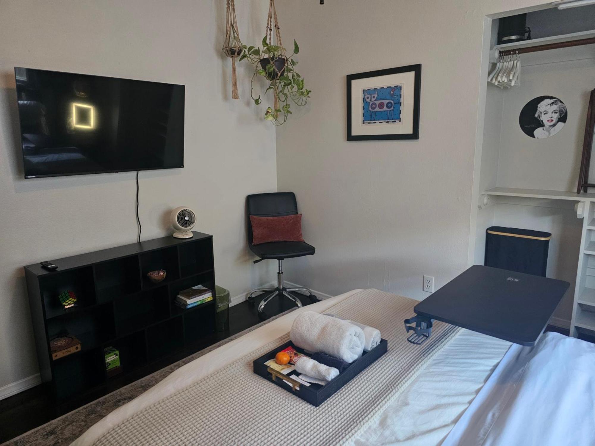 Homestay Tranquility At The House Of Alchemy Hollywood *