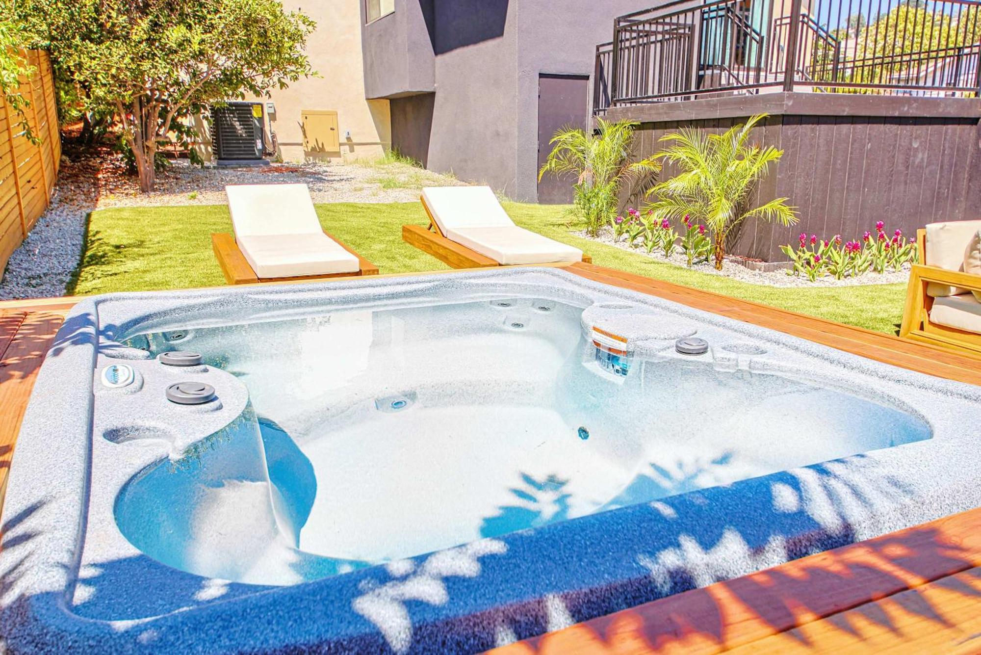 Modern W Jacuzzi Sauna&garden *