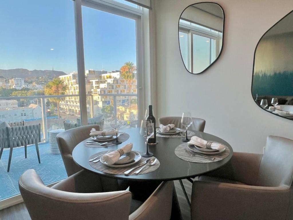 Aparthotel Penthouse With Hollywood Sign View 2 Bedrooms With 3 Beds Los Angeles