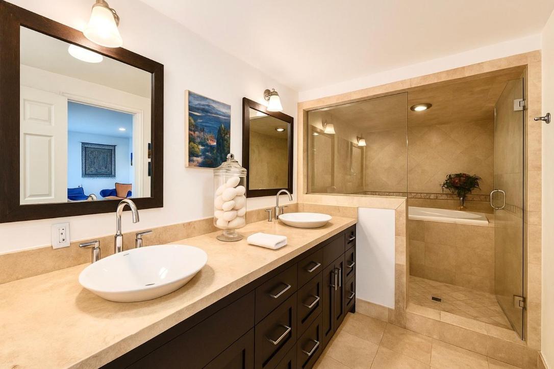 Hollywood Hills Retreat With Jacuzzi Style Tub, Steam Room, Tree-top Views Garden Patio Holiday home