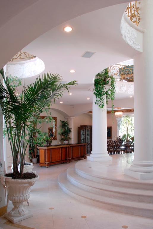 Stradella Court Mansion * Los Angeles