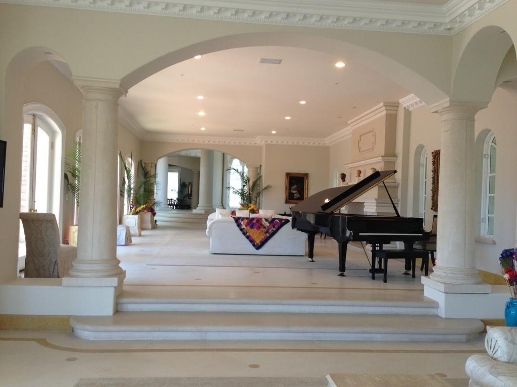 Stradella Court Mansion * Los Angeles