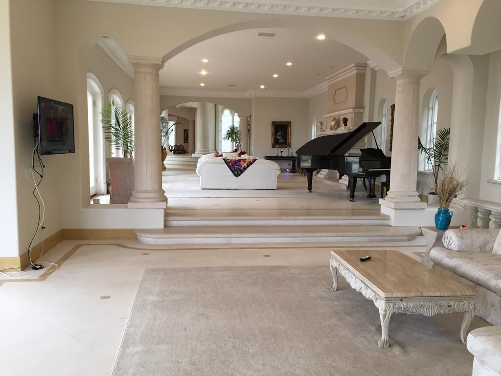 Stradella Court Mansion * Los Angeles