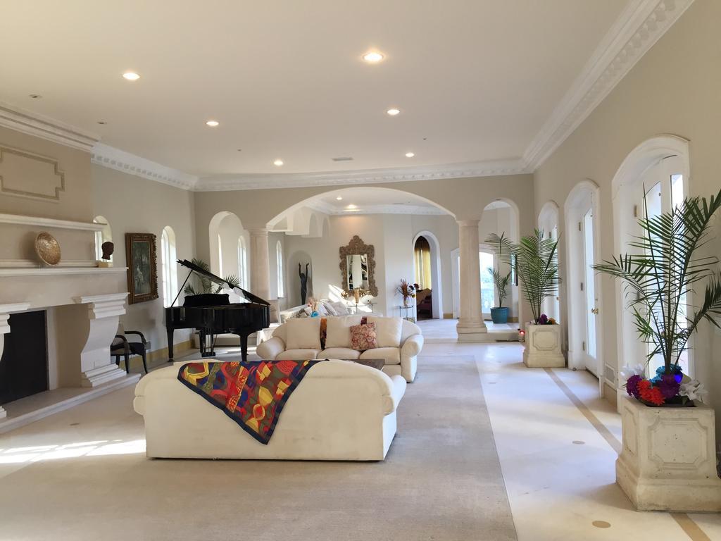 Stradella Court Mansion *