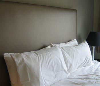 Shelter Hotel 3*