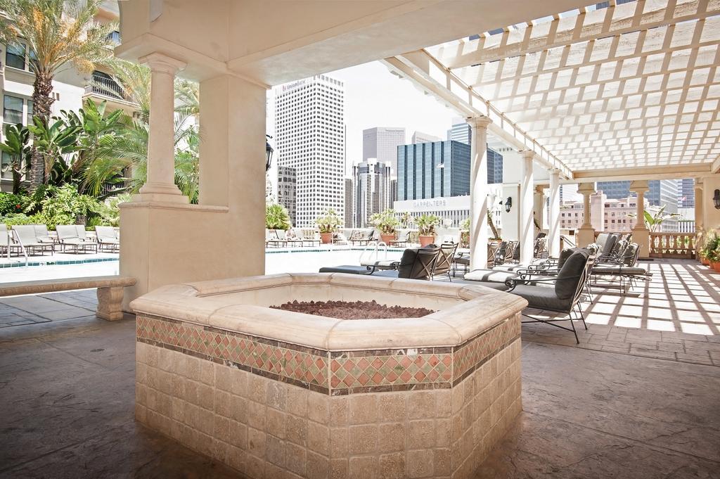Sunshine At The Piero Apartment Los Angeles