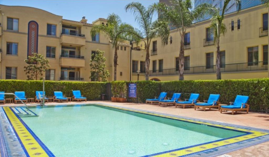 Apartment Global Luxury At Tiverton Ave Los Angeles
