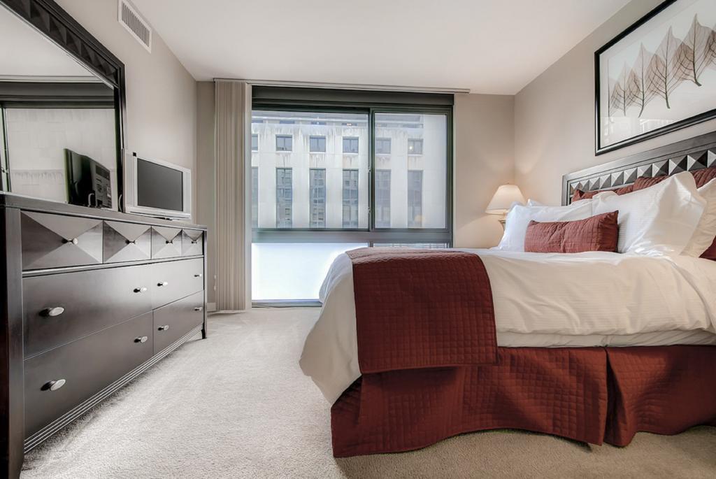 Global Luxury At Tiverton Ave