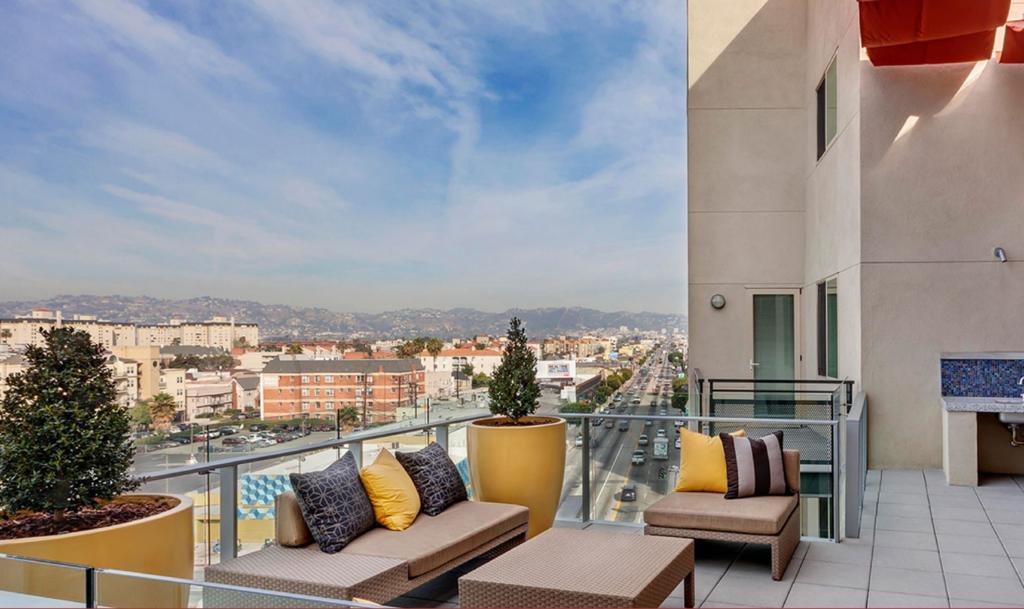 Global Luxury At Wilshire *