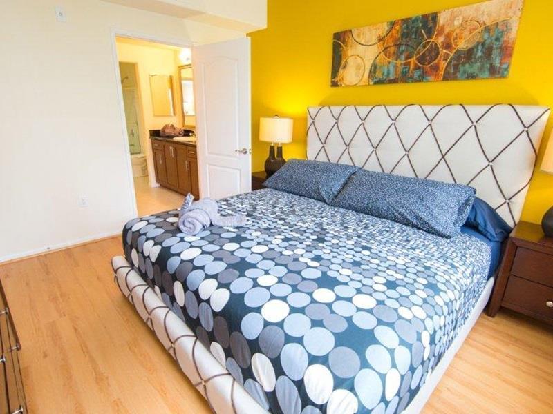 Sunshine At 909 West Temple Street Apartment *
