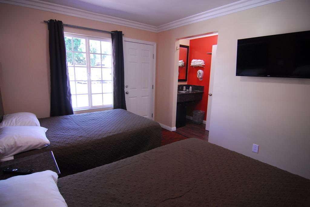 - Near Universal Hollywood Los Angeles