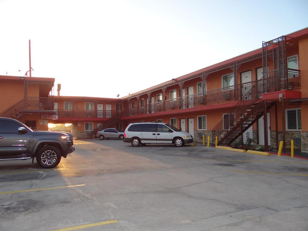 Travel Inn *