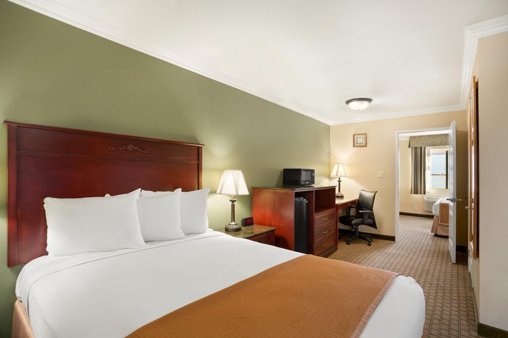 Hotel Howard Johnson By Wyndham Reseda & Los Angeles
