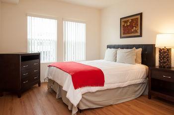Apartment Sunshine At 909 West Temple Street *