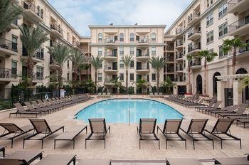 Apartment Sunshine At 909 West Temple Street *
