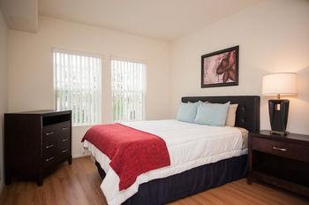 Apartment Sunshine At 909 West Temple Street