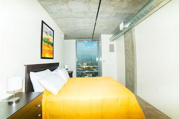 Hollywood Panorama Suites