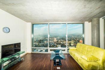 Hollywood Panorama Suites