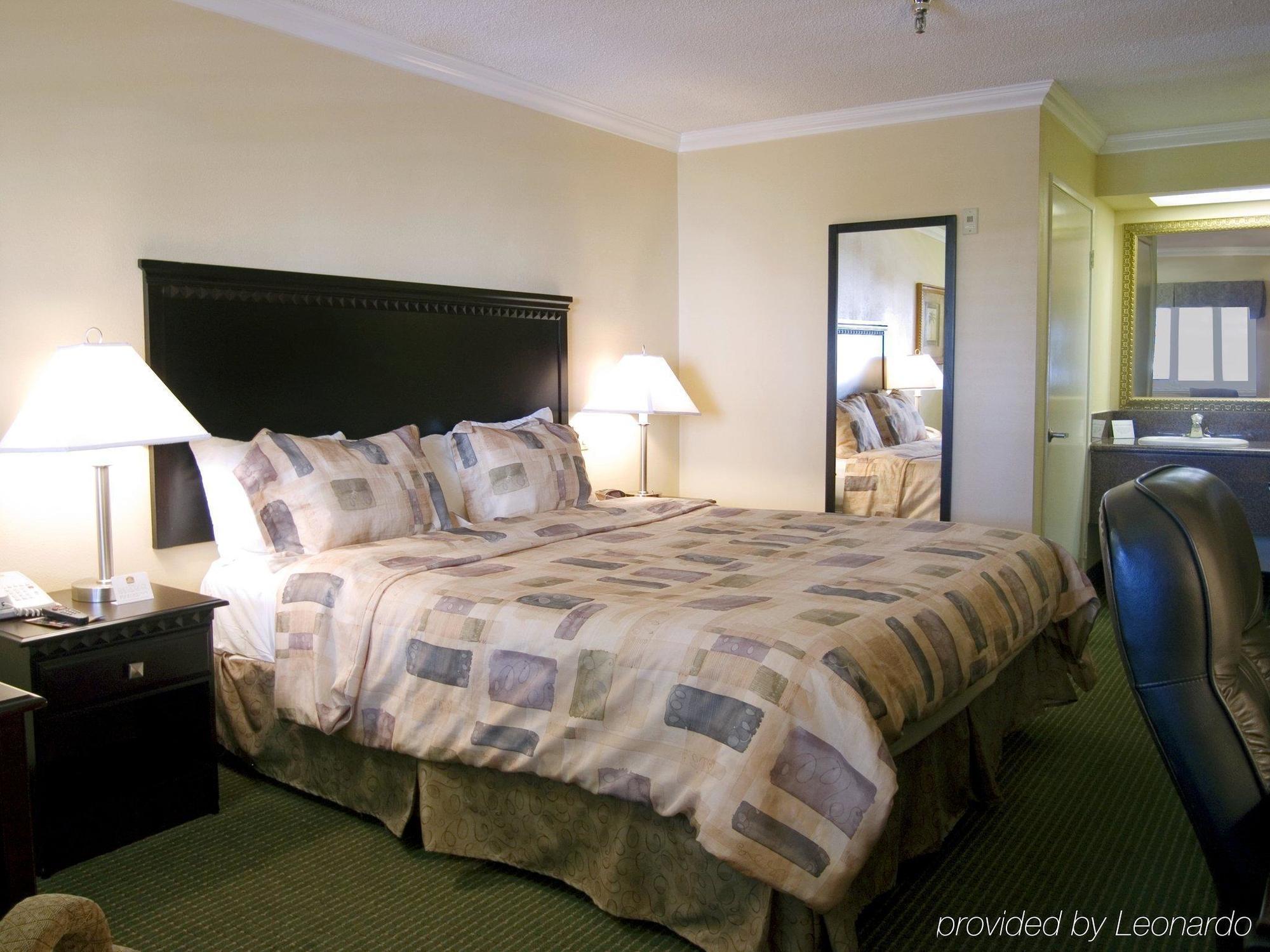 Travelodge By Wyndham Chatsworth Los Angeles