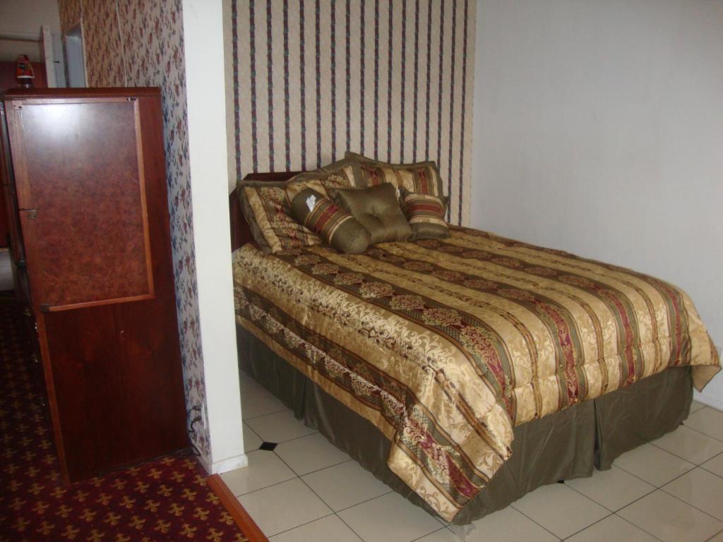 Hollywood 7 Star Motel 2*