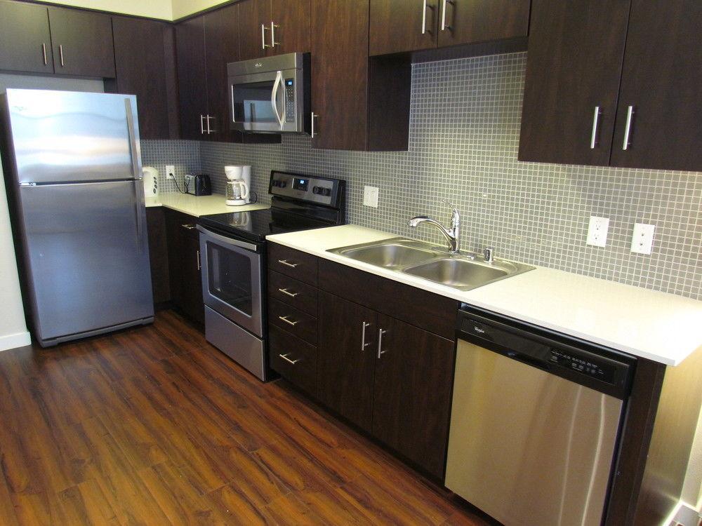 Miracle Mile Apartments With Full Amenities Apartment *