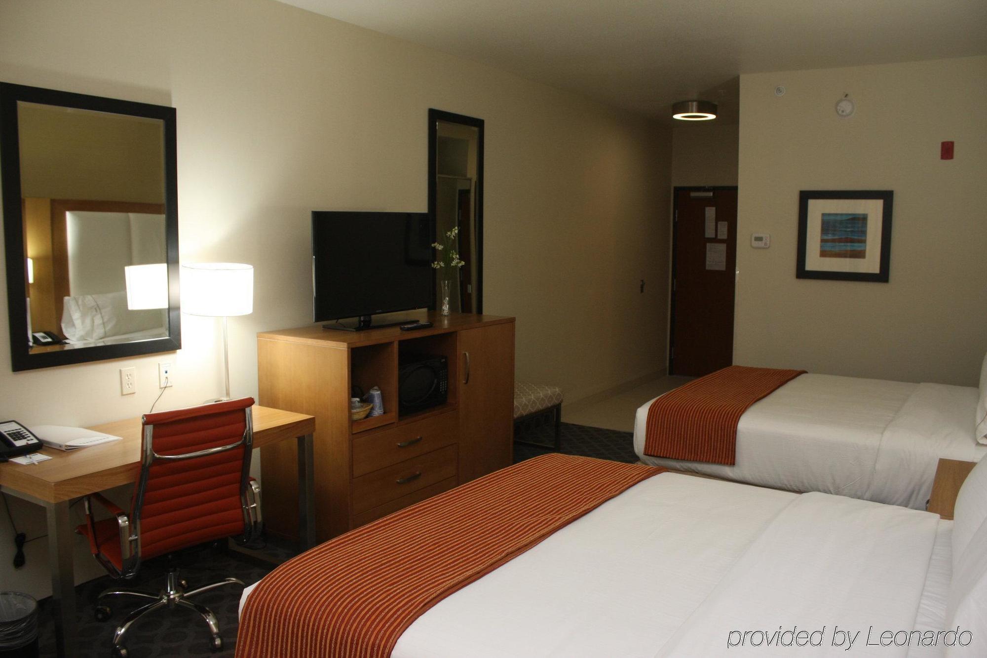 Express North Hollywood - Burbank Area By Ihg Hotel 3*