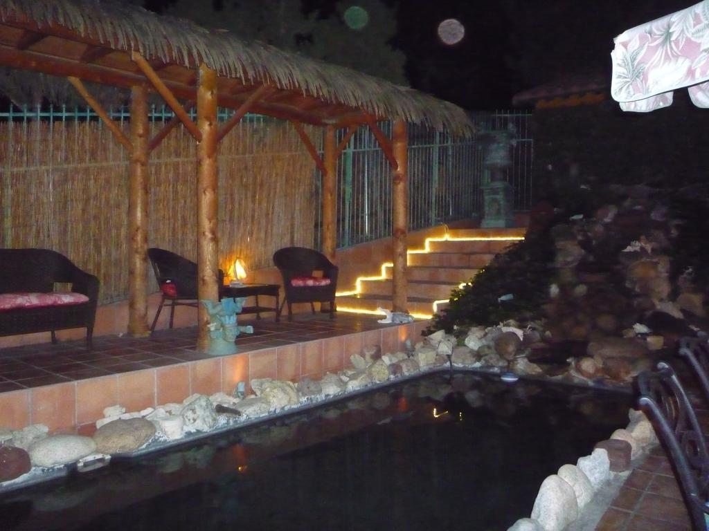 Woodland Hills Calabasas Guesthouses Guest house