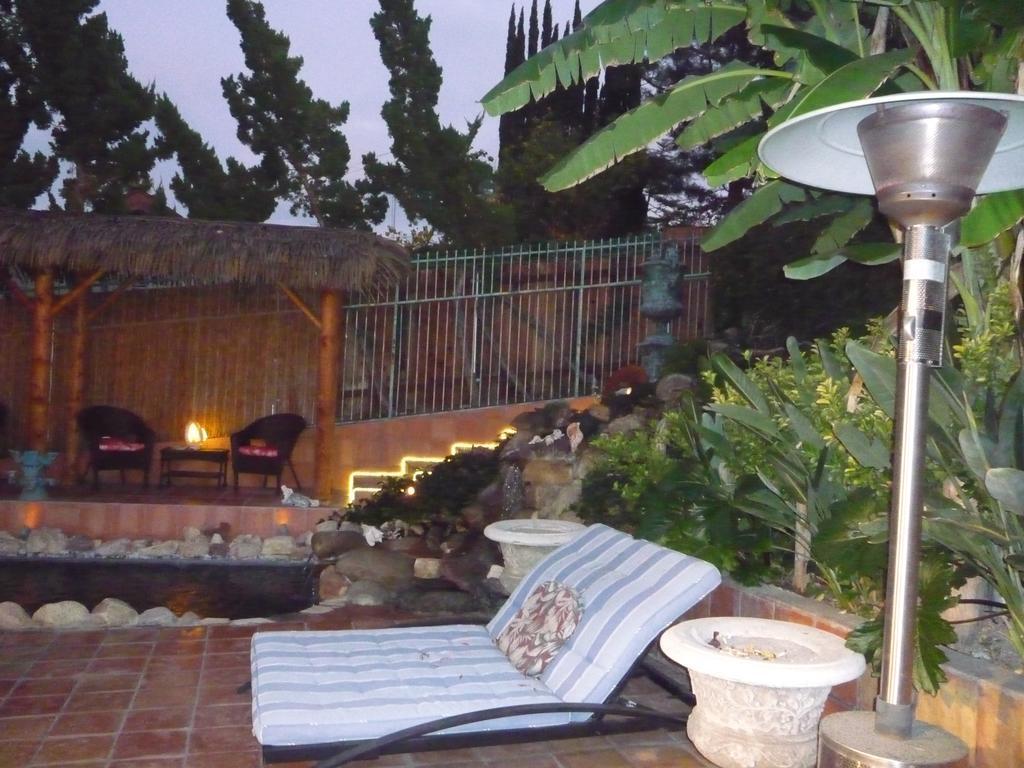 Guest house Woodland Hills Calabasas Guesthouses 3*