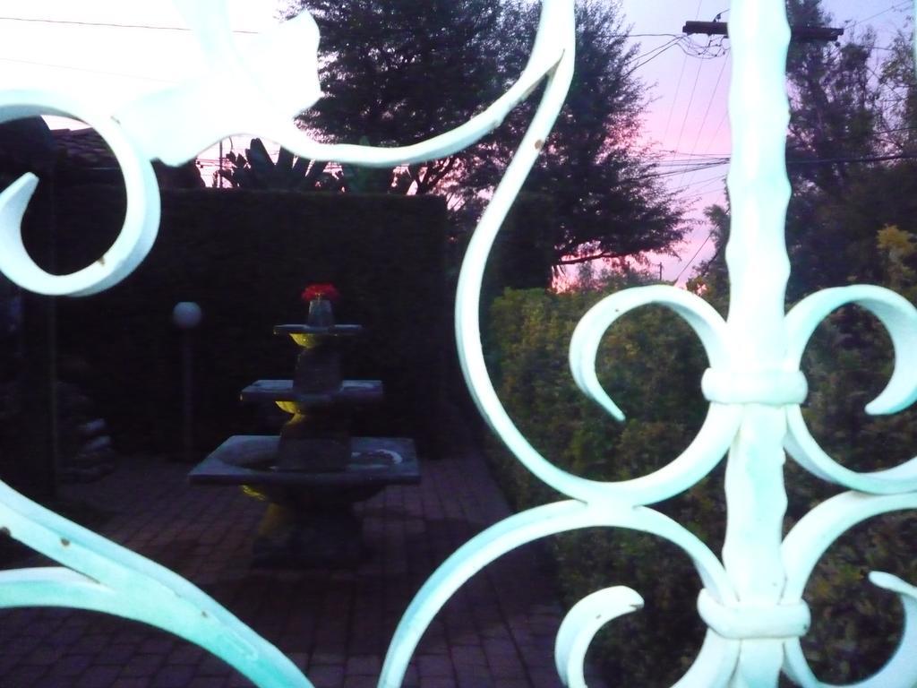 Guest house Woodland Hills Calabasas Guesthouses