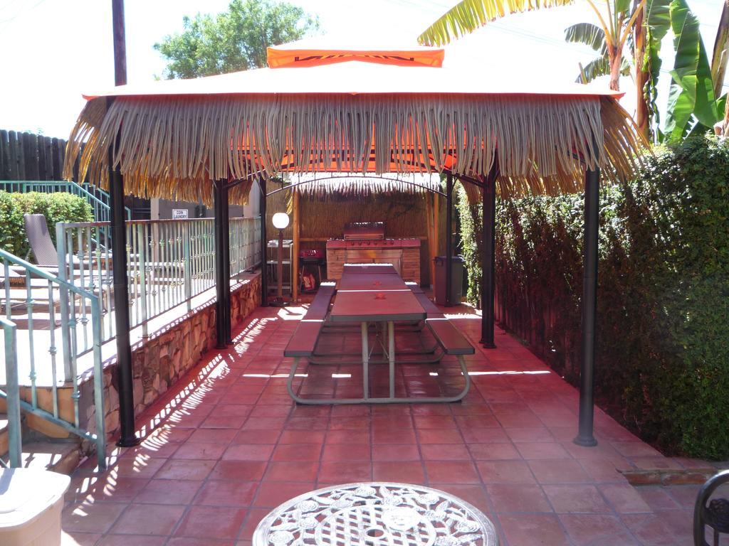 Woodland Hills Calabasas Guesthouses