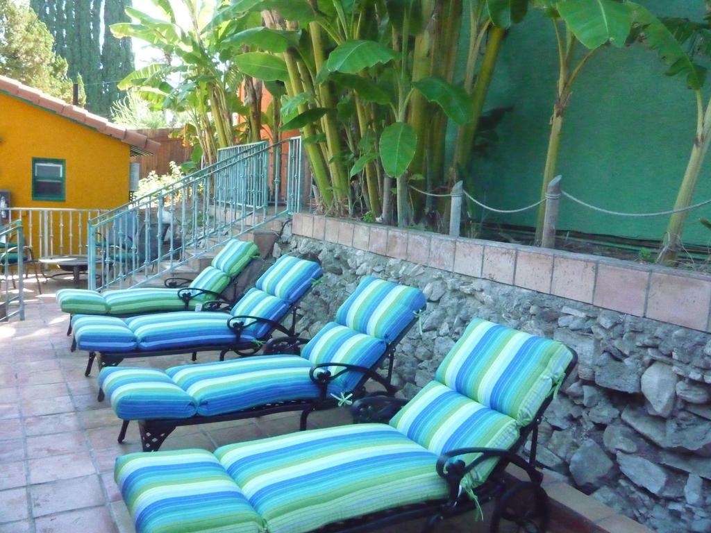 Woodland Hills Calabasas Guesthouses Guest house