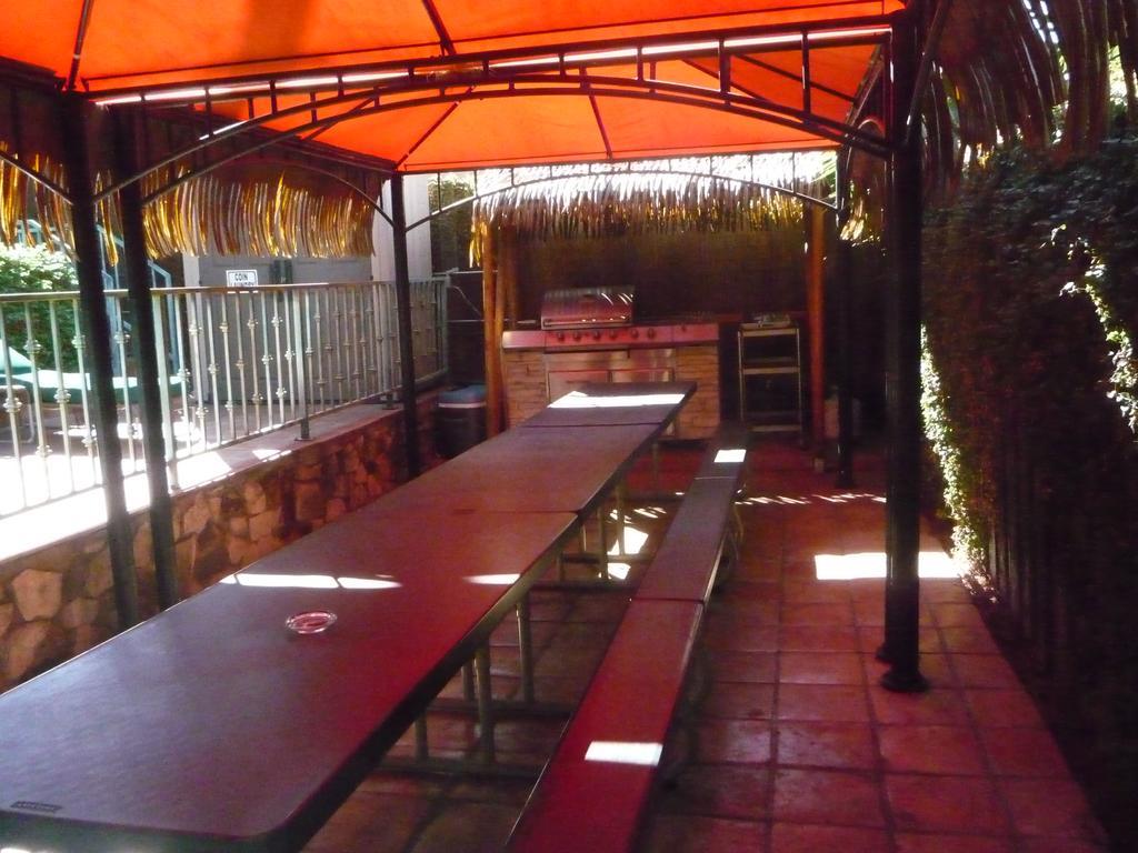 Woodland Hills Calabasas Guesthouses Guest house