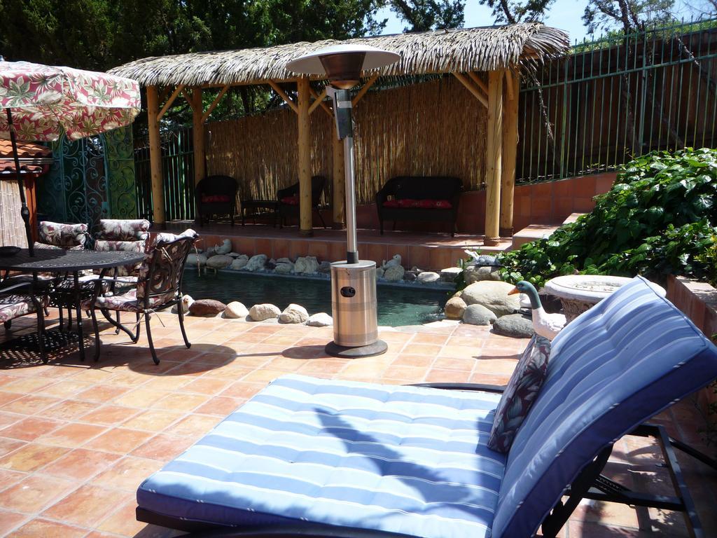 Woodland Hills Calabasas Guesthouses Guest house