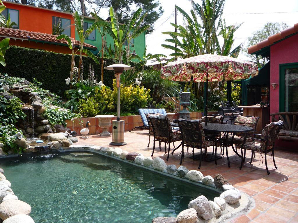 Woodland Hills Calabasas Guesthouses