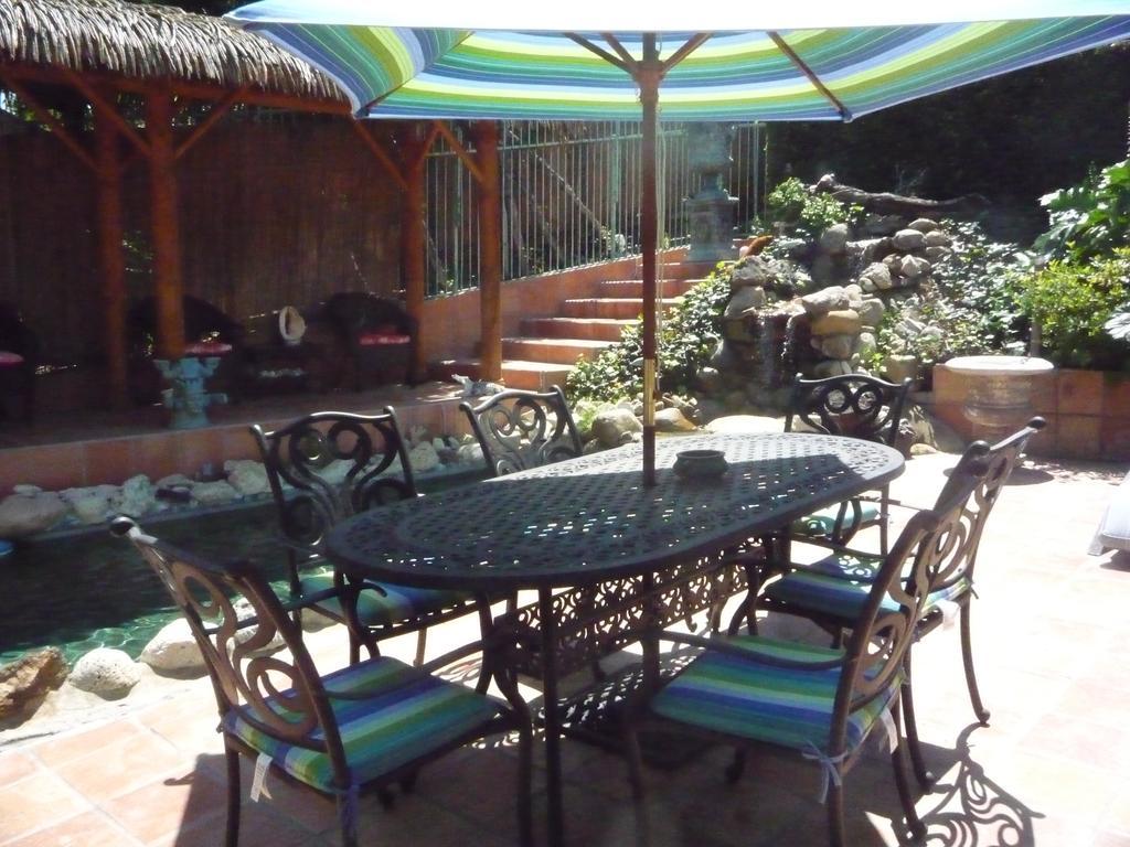 Guest house Woodland Hills Calabasas Guesthouses Los Angeles