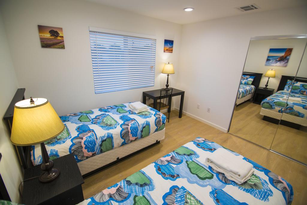 Angeles Lax Aparthotel